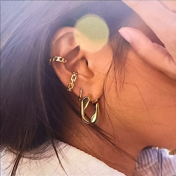 ⚜️[𝟯/$𝟭𝟴]⚜️2 Gold Cuff Chain Earrings Set NEW - Picture 4 of 8